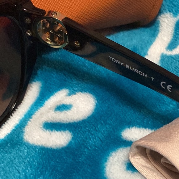 ❤️ TORY BURCH SUNGLASSES Brand new w/case & dustcloth ❤️ - Picture 4 of 6